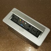 如何安装弹起式多功能插座