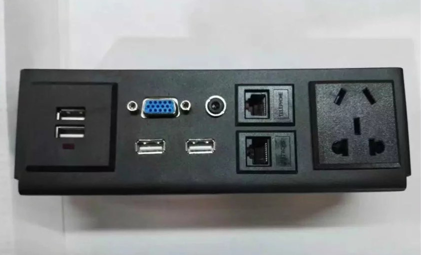 多功能桌面插座有USB充电模块？