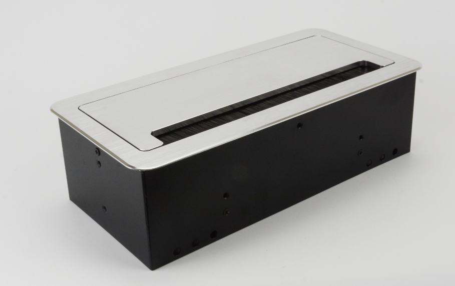 毛刷式多功能插座的表面处理