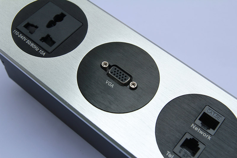 为家庭多加一重保障 多功能插座为爱而来