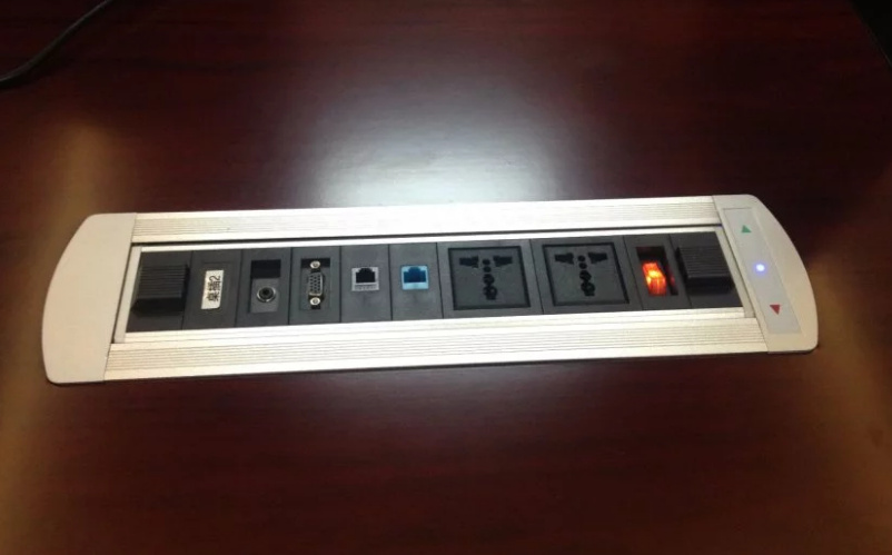 桌面插座是居家工作的必然选择