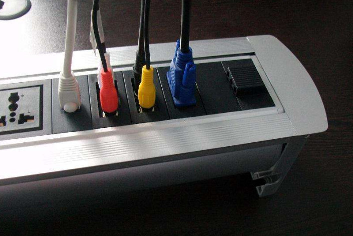 买来多功能插座 到底该如何安装呢？