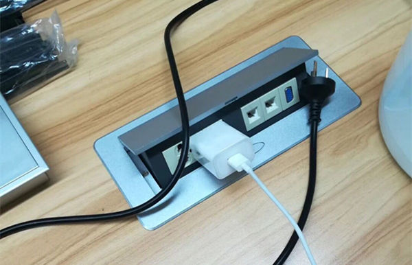 超级帮手——桌面插座