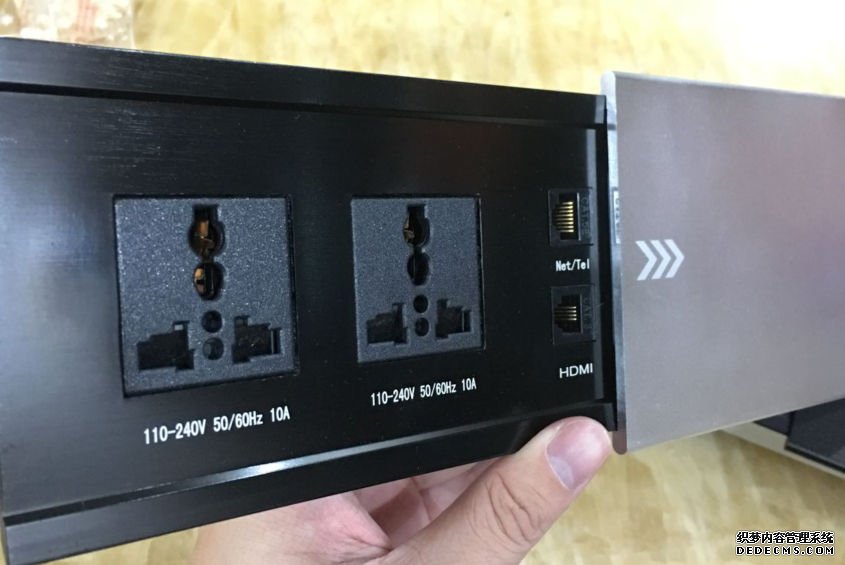 <b>优越的桌面插座</b>