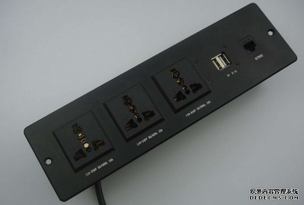 拥有多功能插座让我们抛开一切凌乱