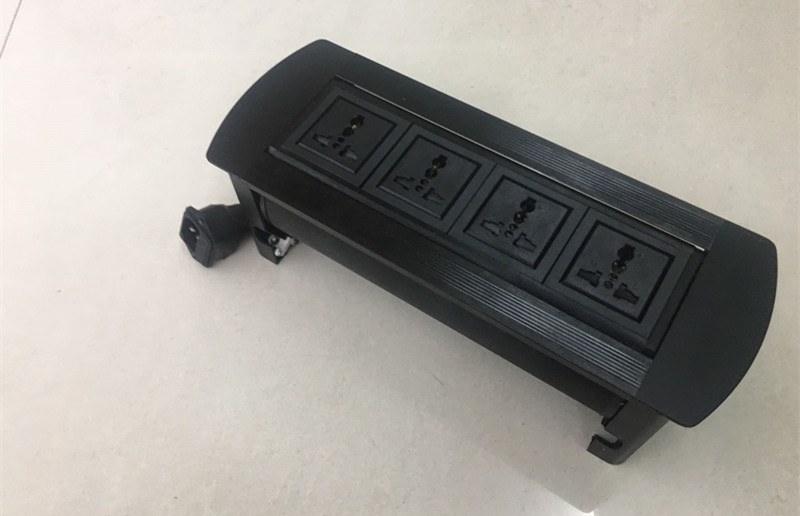 适用多种办公场景的定制款多功能桌面插座