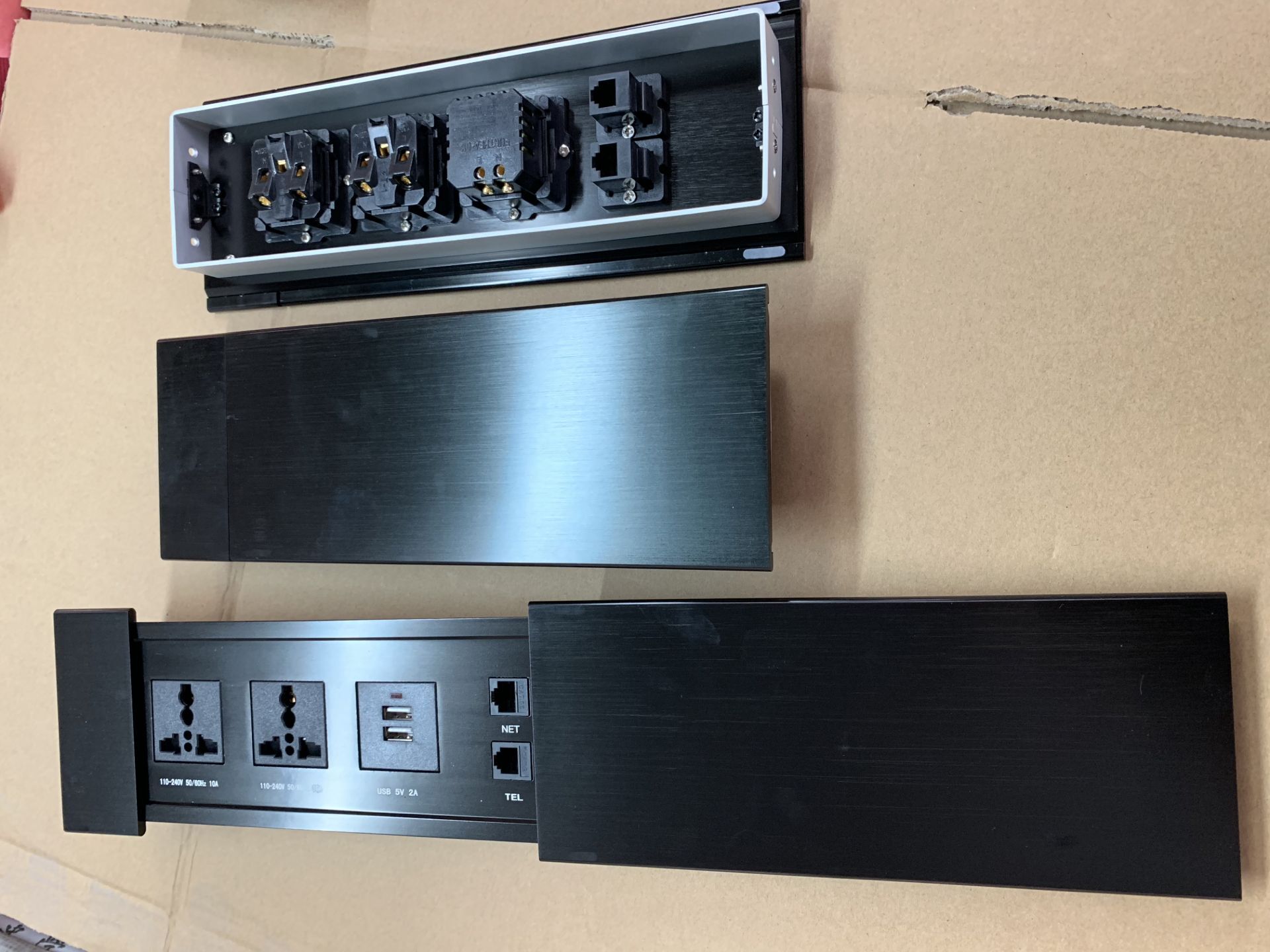 跟普通插座相比较，多功能桌面插座有哪些优势